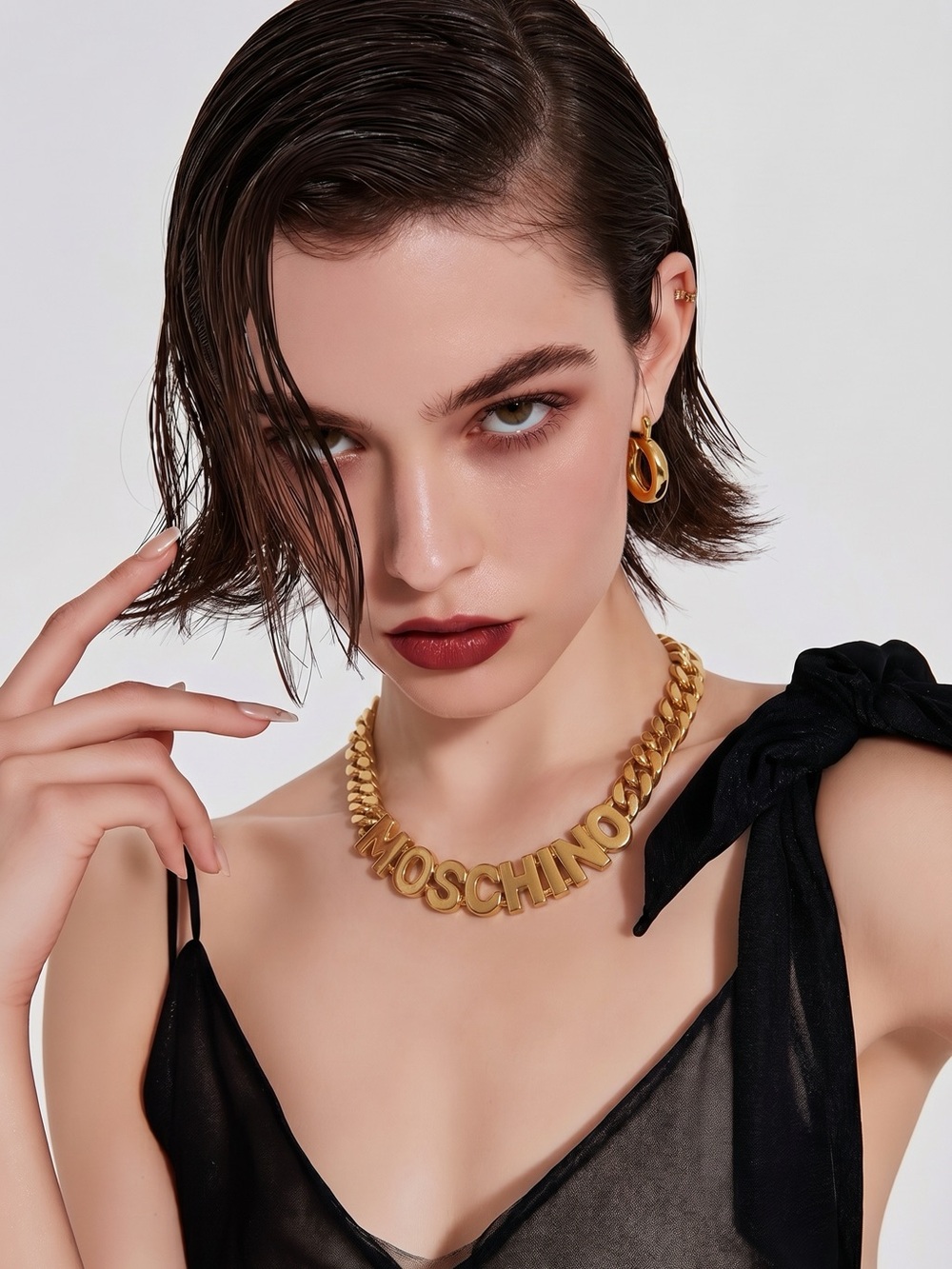 Moschino Logo Necklace Gold Tone Heavy Chain Vintage Rare Designer Jewelry